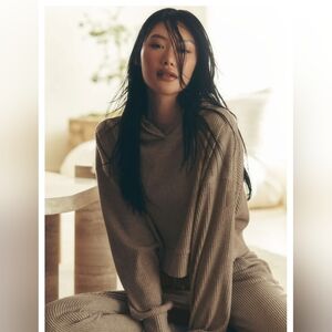 Alo Muse cropped hoodie size small